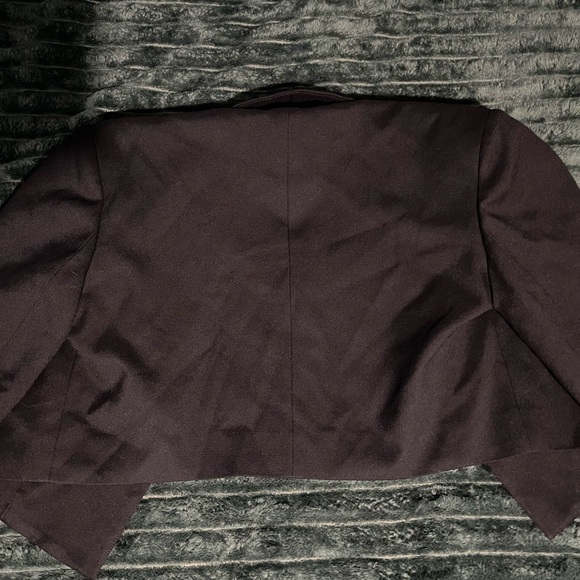 ALO Cropped First-Class Blazer ✨ - Picture 5 of 7